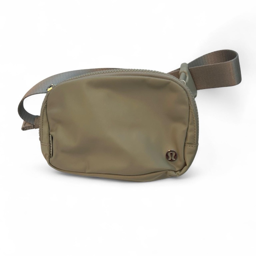 Lululemon Everywhere Belt Bag 1L in Raw Linen- NWT
